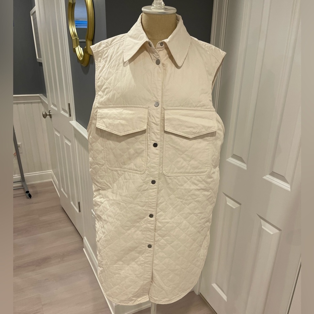 H& M ivory Quilted Vest ( oversized)